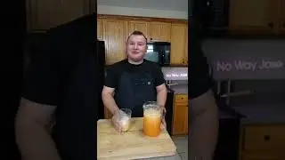 Свежая дынная вода (сок канталупы)
