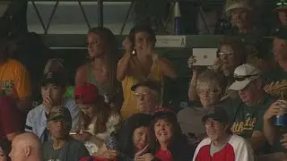 OAK@LAA: Overton has family in attendance for debut