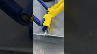 Stehfalzdach - Darek Vogel aus Polen dr&uuml;ckt Falz zu 👁👁 👌👌👌 - Dachklempner Grimma