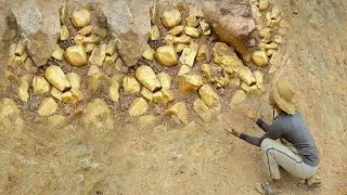 Million Dollar of Gold Nuggets found at Mountain, Mining Exciting Panning Gold.