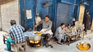 CHEAPEST NON VEG BREAKFAST 🤤 | RS 50 MUTTON YAKHNI CHANA | PAKISTAN STREET FOOD