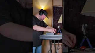 Real Bassist ft. Лев Слепнер / Acid Techno Live. Real Bassist автор музыки. Лев Слепнер - перкуссия