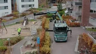 Volvo Trucks &ndash; Volvo FH Electric hook and crane. A closer look.