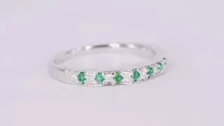 A Stunning Emerald Ring in 18K White Gold. 💍💍 WhatsApp: +971 55 656 9024, +971 50 845 9432