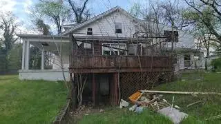 ABANDONED Day Care Center that everybody left and forgot about....THEY LEFT EVERYTHING INSIDE!
