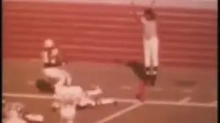 GREATEST stiff arm in football history? [Earl Campbell]