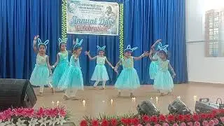 Welcome dance by little ones. 😘