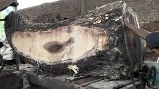 Деревянная арка, вырезанная из красивых деревянных плит