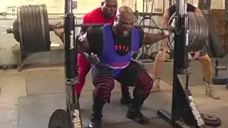 Ronnie Coleman squatting 800lbs, but he does 4 reps