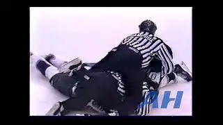 NHL Feb. 22, 1993 Chris LiPuma,TB v Warren Rychel,LA Tampa Bay Lightning Los Angeles Kings