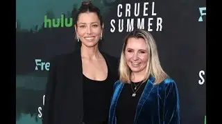 Jessica Biel and Beverley Mitchell Have Sweet '7th Heaven' Mini-Reunion at 'Cruel Summer' Premiere