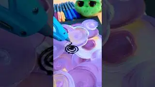 Acrylic painting hack with hot glue gun! 🎨✨#art #painting #gluegun #shortsfeed #viralshort
