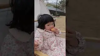 Sunday picnic with adorable Taehee