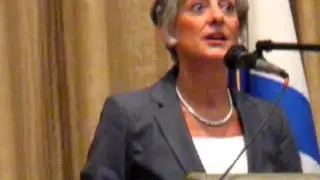 Congresswoman Swartz intro of Debbie  Schultz July 16, at Reform Congregation Keneseth Israel
