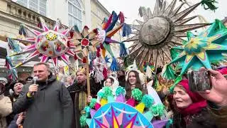 Мер Львова співає колядки👍Святкова хода Звіздарів😍🌻28.12.25.