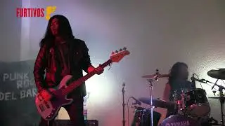 Sue&ntilde;os Cruzados  - Para qu&eacute; fingir. (En vivo Mona fest 2023) FURTIVOS.