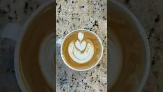 NON DOMINANT HAND✌️🌷#coffee #coffeelover #latteart #latte #coffeetime #youtubeshorts #shorts
