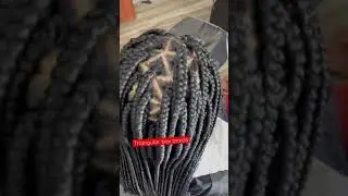 Triangular boxbraids #trianglebraids #boxbraids #knotlessbraids #traditionalbraids￼￼