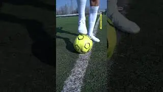 ⚡️🔊 On the pitch, the new Skechers SKX Electrum Pack sounds like...