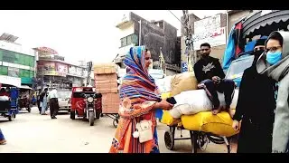 Old part of Lahore Pakistan-Daily life on the roads