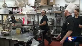 Plaza restaurant welcomes holiday crowds