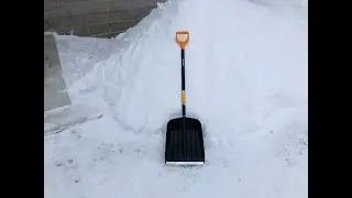 Fiskars snow shovel