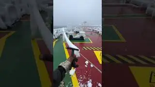 Warum Schiffe im Winter st&auml;ndig enteist werden m&uuml;ssen