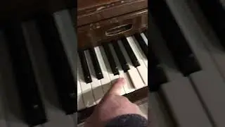 GovDeals: Wurlitzer upright piano