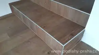 Vinylov&eacute; schody