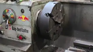 KWANGCHONG Gap-Bed Lathe