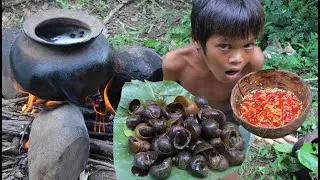 Primitive Technology - Eating delicious - Awesome cooking snail