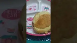 #short# vada pav#corn chips#green chilly #tometo sauce.