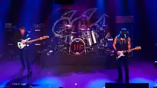 The Winery Dogs - Damaged-Mike solo-The Other Side