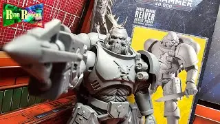 Ryan Reviews - MCFARLANE TOYS WARHAMMER 40,000 SPACE MARINE ARTIST PROOF WITH GRAPNEL LAUNCHER
