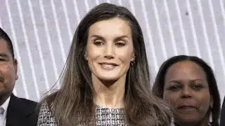 La reina Letizia rescata su vestido tweed midi m&aacute;s ideal