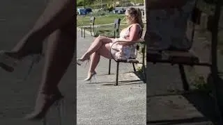 👠 Women in high heels | Walking | At the park | Stockings | Hold up's #stockings #heels #viralshort