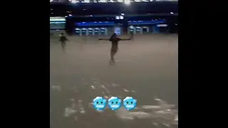 Diluar panas, numpang dulu😗