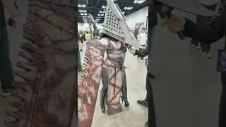#cosplay pyramid head at the Indiana comic con just killed it!