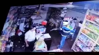 Failed robbery attack डकैती  brave shopkeeper gurgaon