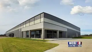 Amazon will open a delivery station in Lee County.