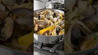 Linguine and Clams (Linguine alle Vongole)