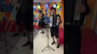Уникальный иммерсивный цирковой спектакль!