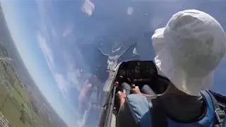Practica de acrobacia y tirabuzón en planeador puchacz