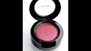 Eye makeup tutorial featuring MAC Cranberry e/s.