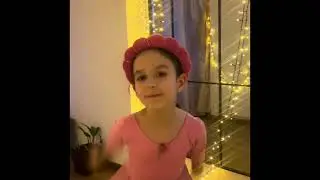Ava Mea getting ready for the ballet class ! Ava Mea duke u bere gati per tek kursi baletit ! 
