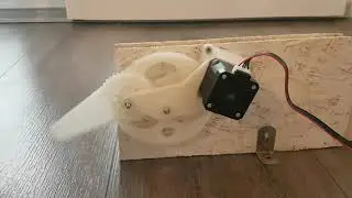 Automated robot vacuum cleaner garage - door mechanism