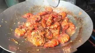 Bà Nội  rim tôm sú lột