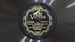 Sitting on a Five-Barred Gate • Jack Hylton and His Orchestra (EMG Mark Xb Oversize Gramophone)