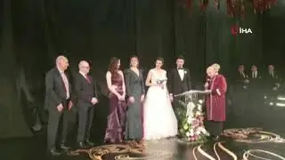 Milli futbolcu Okay Yokuşlu, Melisa Kerman ile evlendi