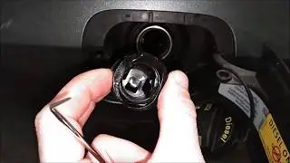Снятие выключателя безопасности на топливной горловине VW TDI